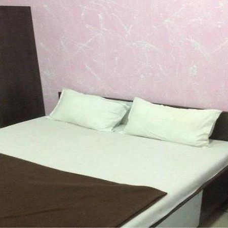 Hotel Manali Residency Gandhinagar Buitenkant foto